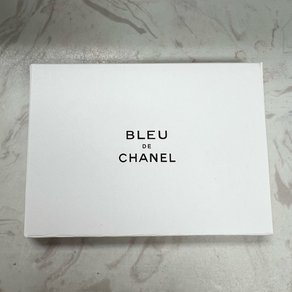 dagoodiehaus Handbags - Bleu de Chanel card holder- GWP